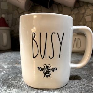 Rae Dunn Busy 🐝